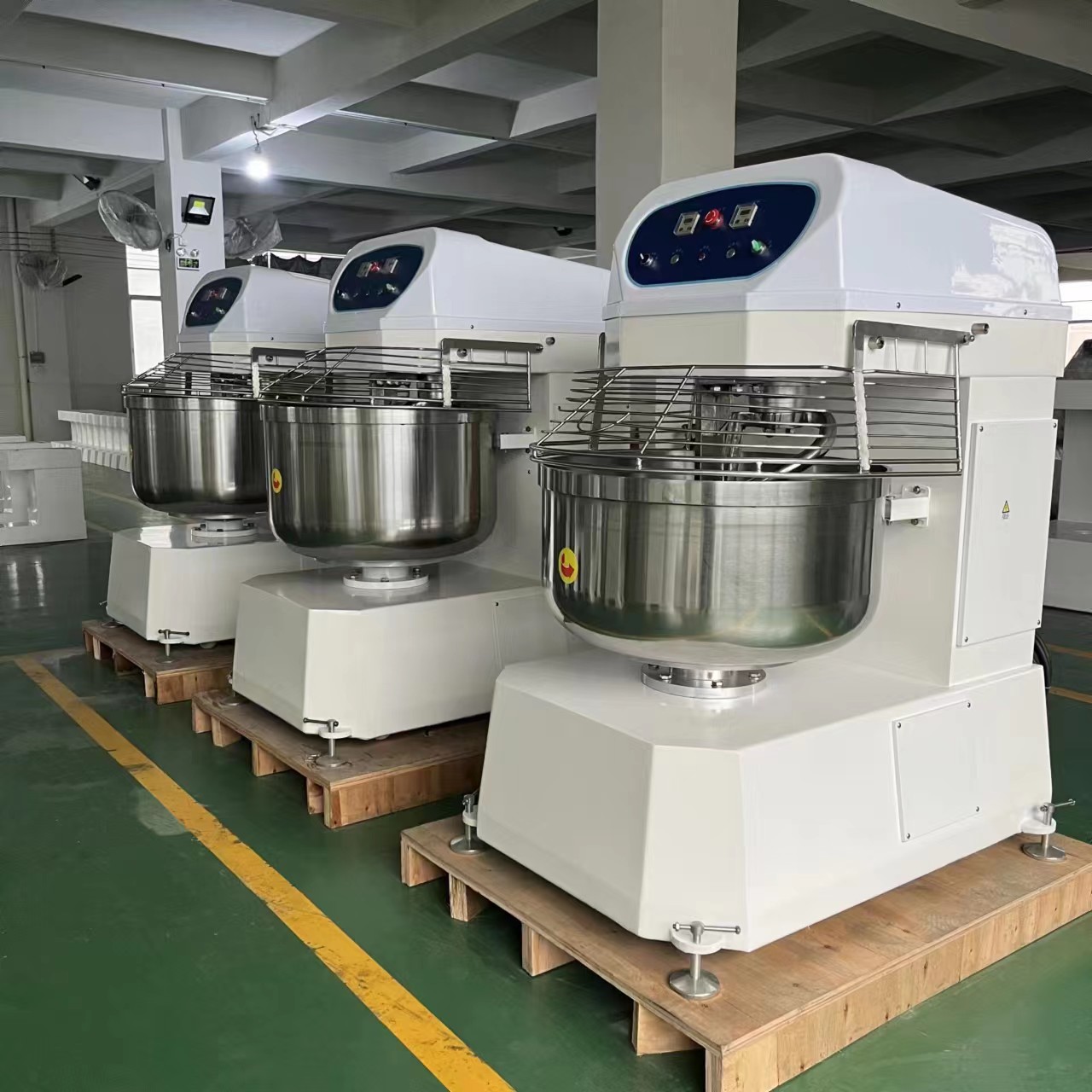 خلاط عجين تجاري سعة 100 كجم، خ - مراجعة Commercial Kitchen Mixers Dough Mixer وسعره